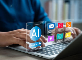 Pemula di dunia kripto sedang mendalami konsep dasar trading AI secara otomatis